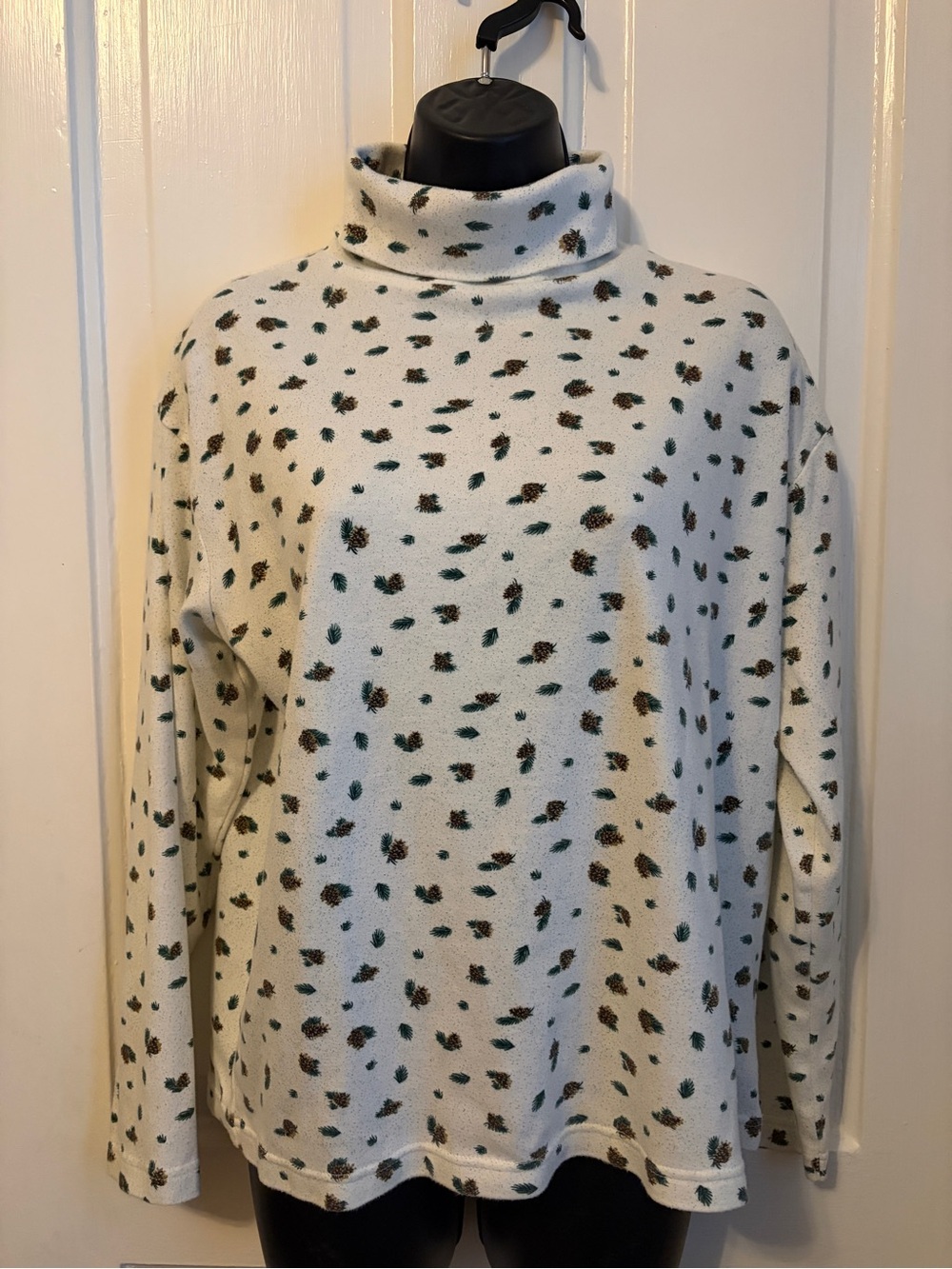 VTG Willow Bay Pine Cone Turtleneck